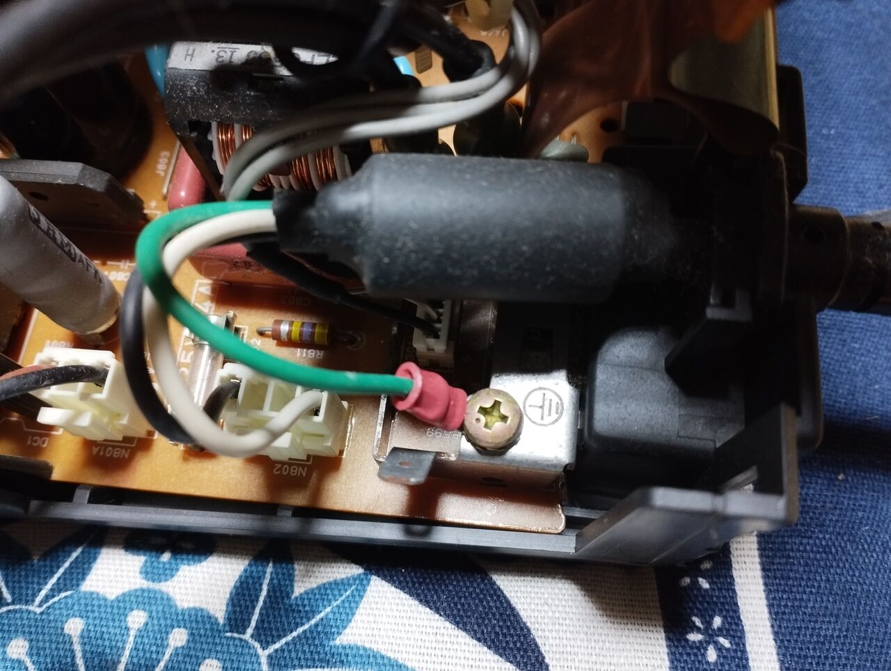 FMT-DP533 TOWNS用ディスプレイを分解しただけ : まごころせいじつ堂