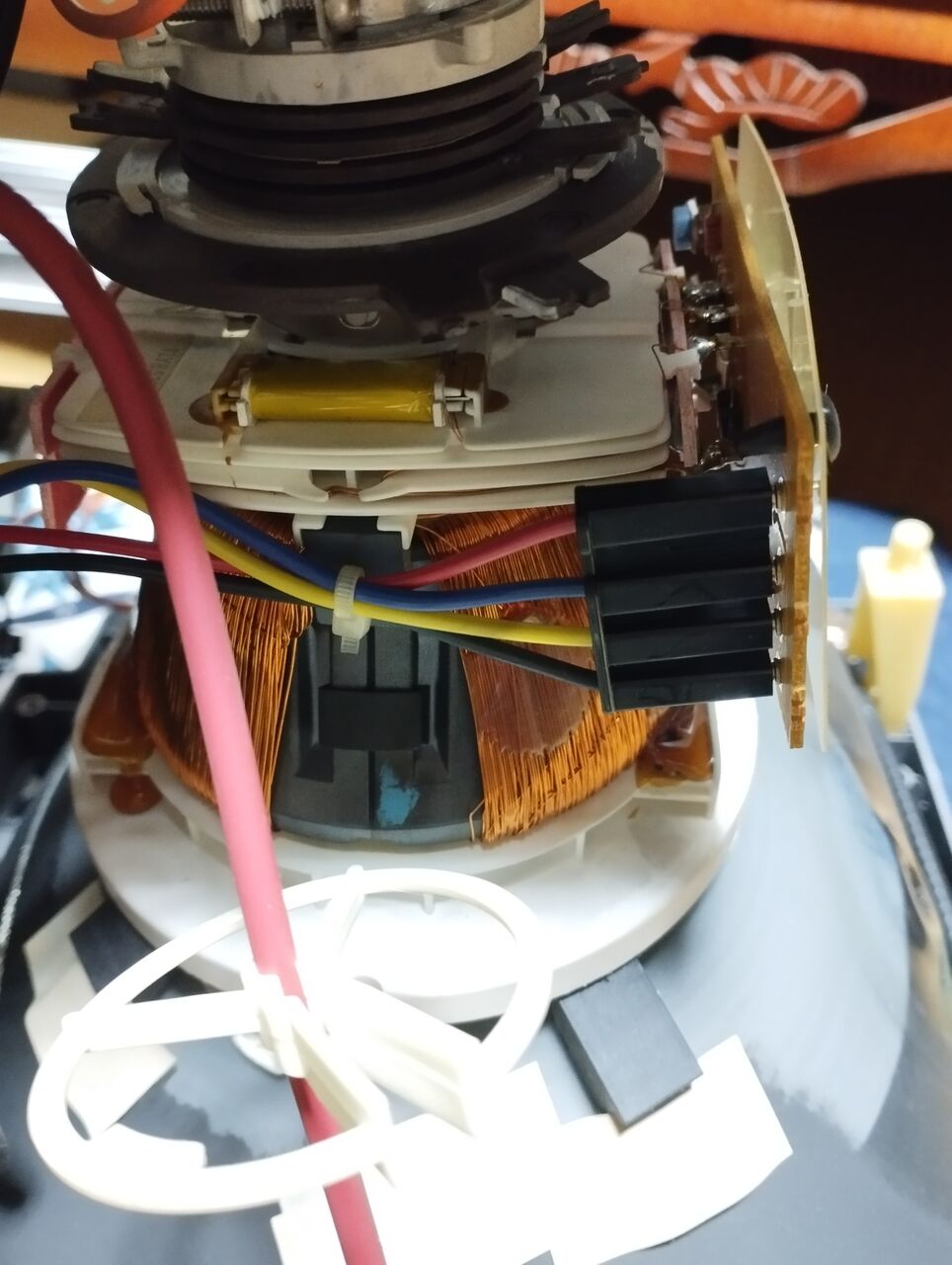 FMT-DP533 TOWNS用ディスプレイを分解しただけ : まごころせいじつ堂
