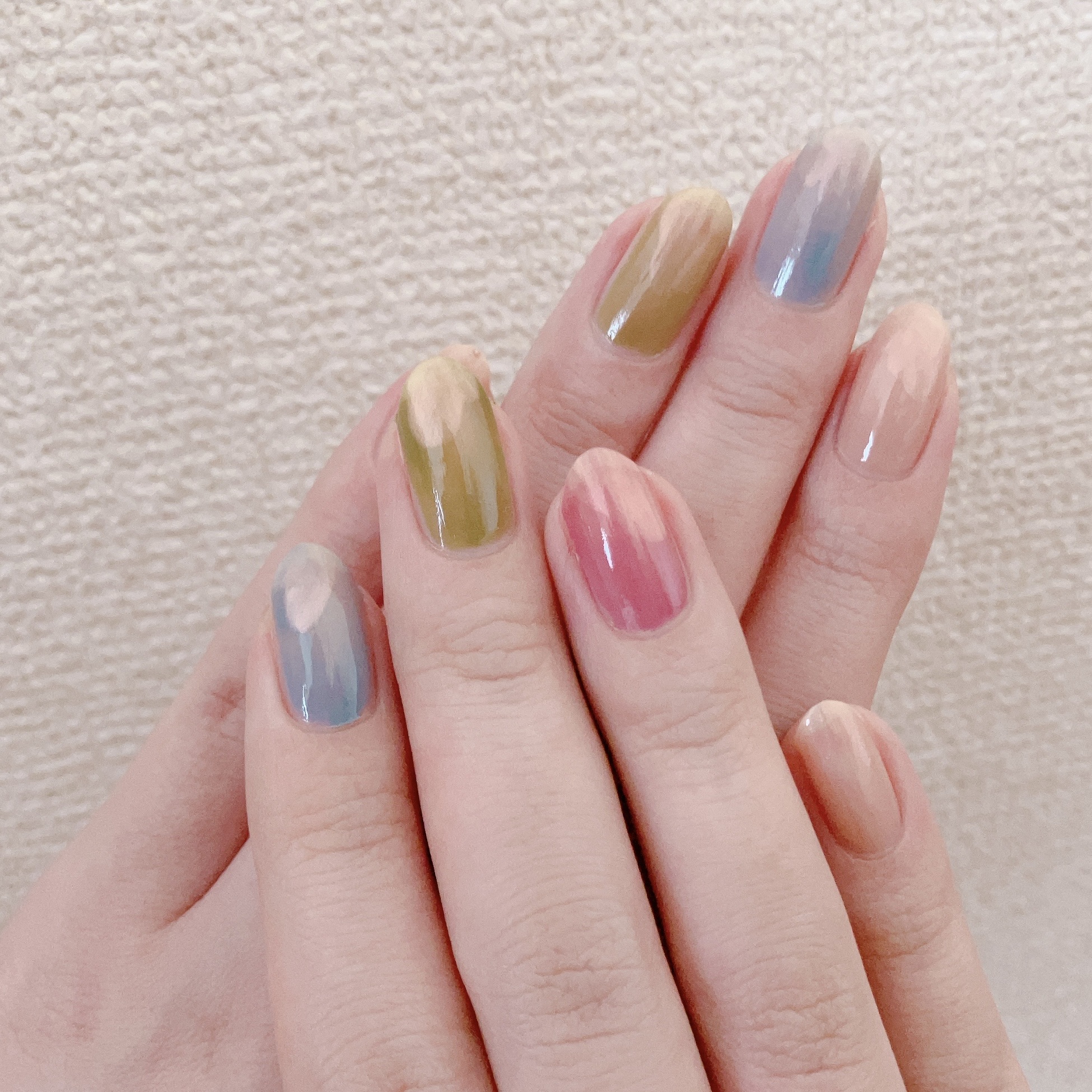 how to】水性ネイルに初挑戦！カラフル雲ニュアンスネイル : akiの