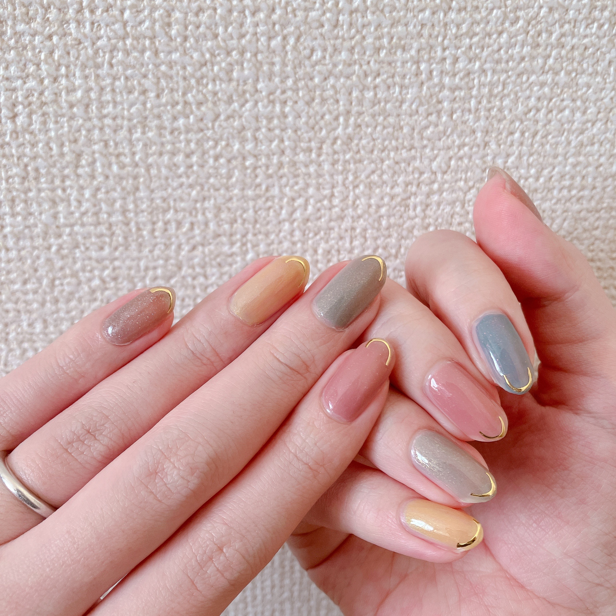 how to】くすみカラーの配色カラフルネイル : akiのセルフネイル