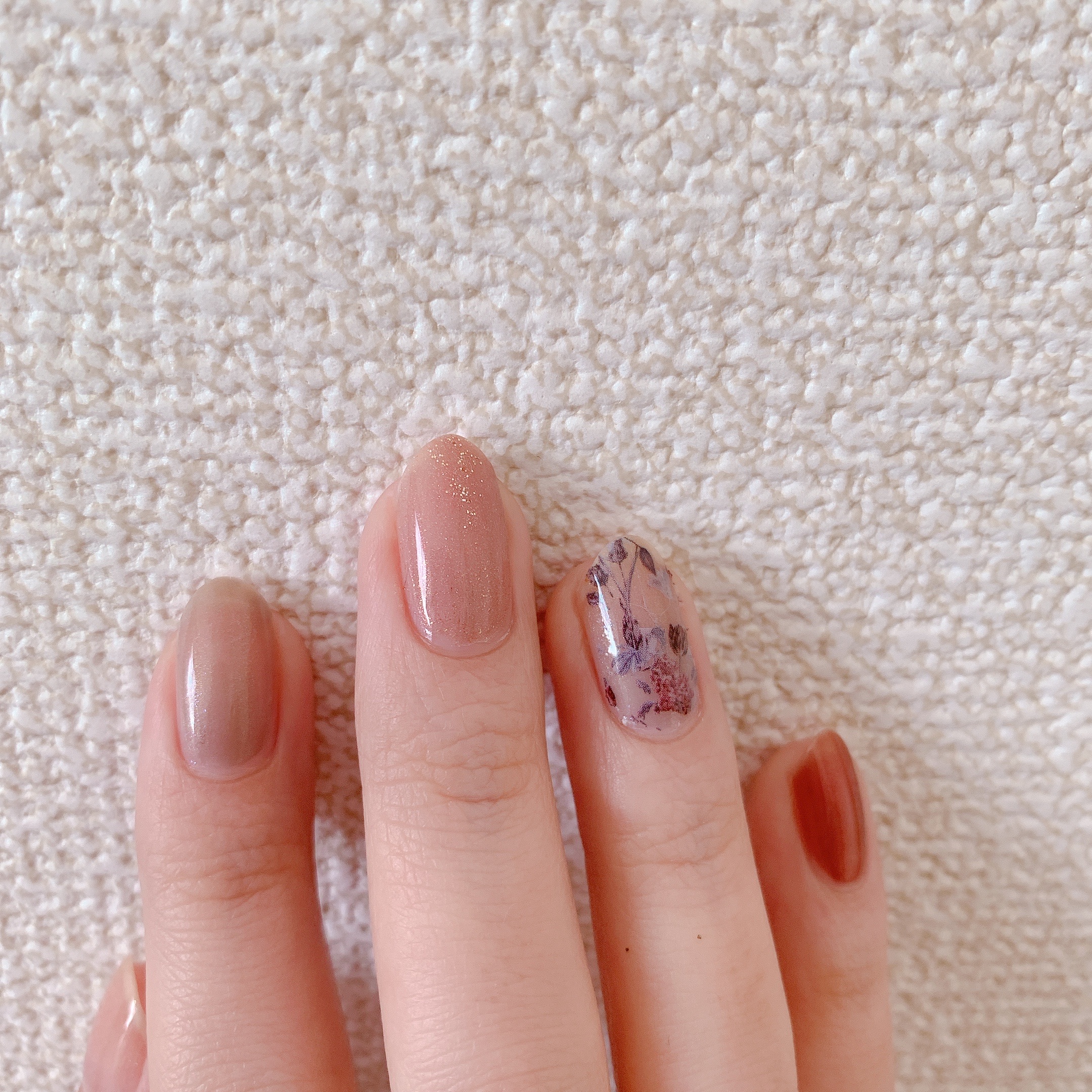 How To キャンドゥのしずくネイルシールを使ってアンティーク風ネイル Akiのセルフネイルblog Powered By ライブドアブログ