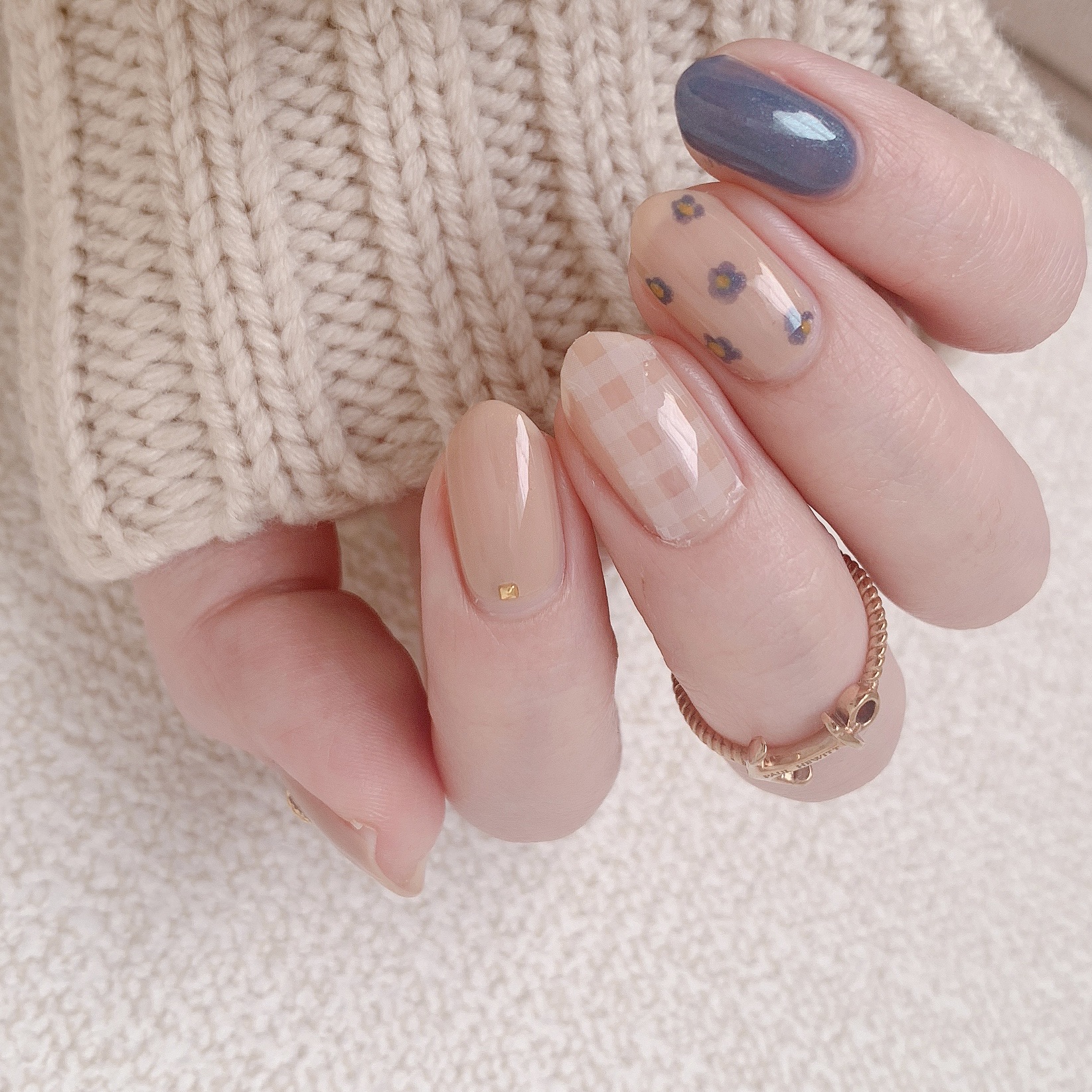 how to】小花柄ピクニックネイル : akiのセルフネイルblog