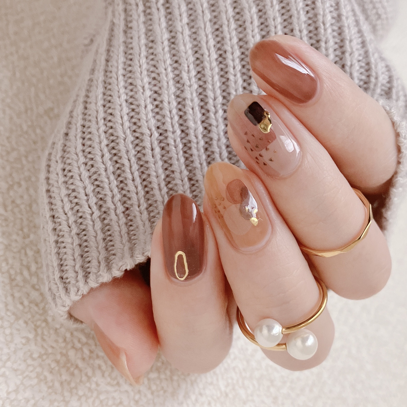 how to】ダイソーのネイルシールでお洒落ブラウンネイル : akiのセルフ