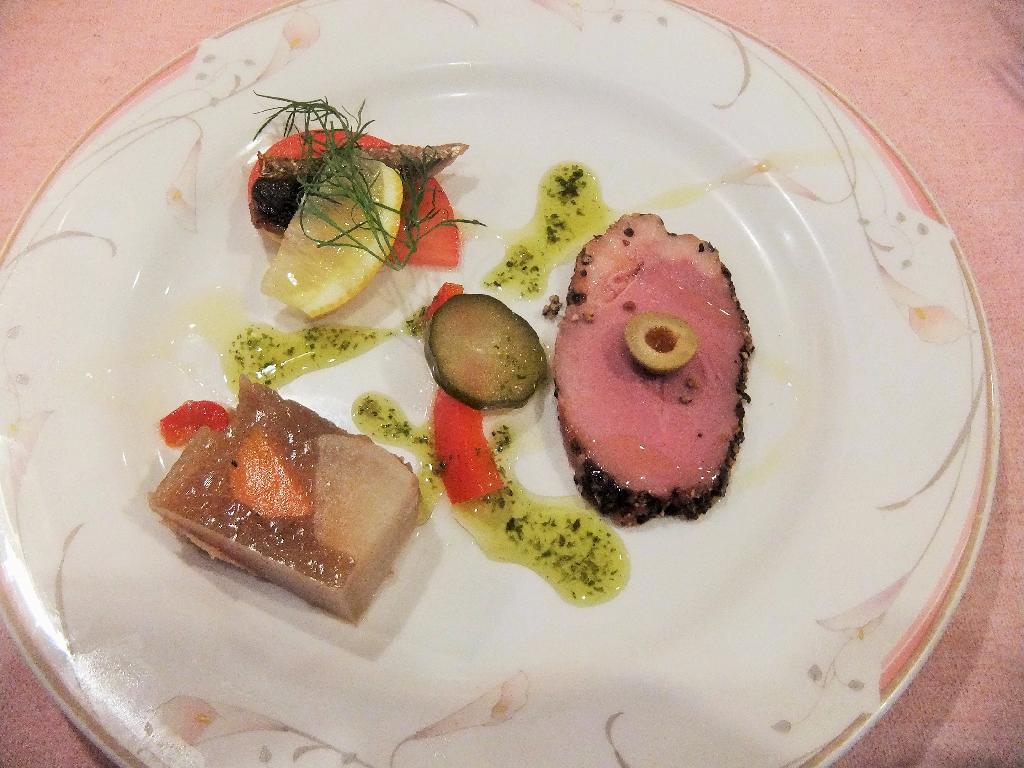 カレイの洋風煮付 伊勢佐木 横浜タートバン Bistrotastevin 塵壺日誌 カレイの洋風煮付 伊勢佐木 横浜タートバン Bistrotastevin 塵壺日誌