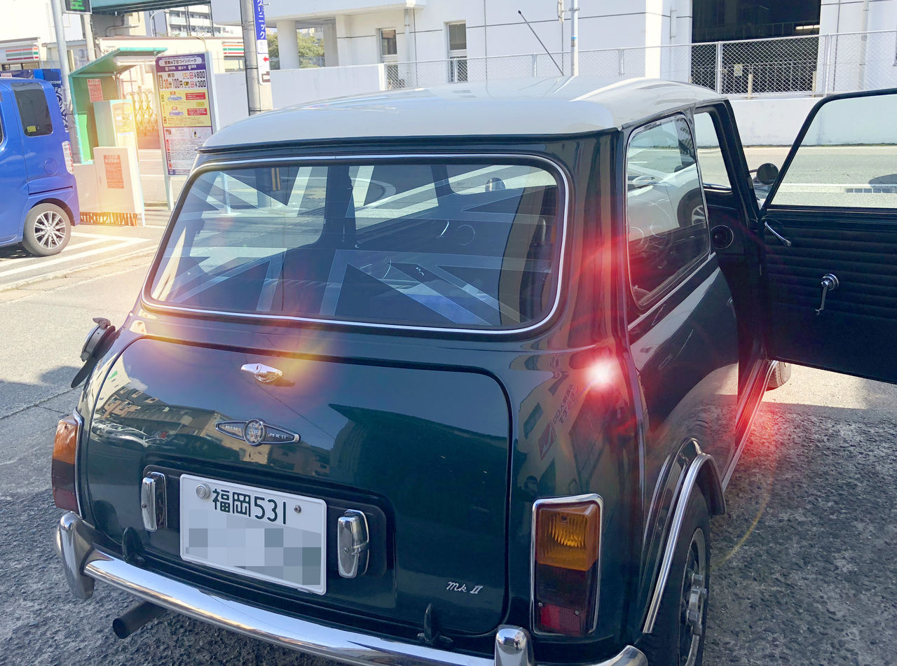 クラシックmini リアガラスにユニオンジャック 貼りアップblog クラシックmini リアガラスにユニオンジャック 貼りアップblog