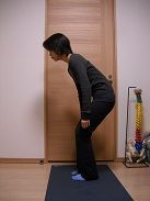 かかとを床につけたまましゃがむ スクワット 毎日100 身体スッキリ生活 かかとを床につけたまましゃがむ スクワット 毎日100 身体スッキリ生活
