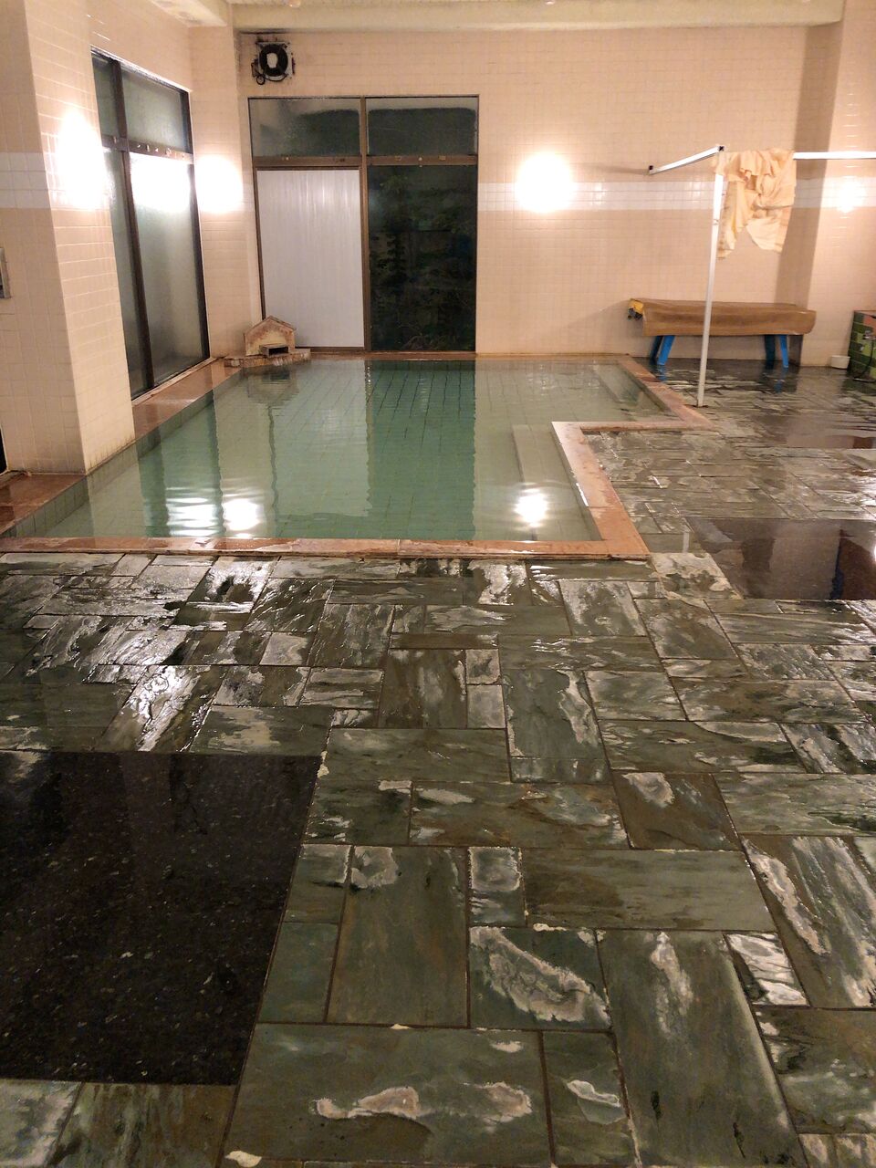 伊勢原温泉 ニュー天野屋 大浴場 ヌルヌルの湯 日帰り入浴800円 健康ランドdeまったり 伊勢原温泉 ニュー天野屋 大浴場 ヌルヌルの湯 日帰り入浴800円 健康ランドdeまったり