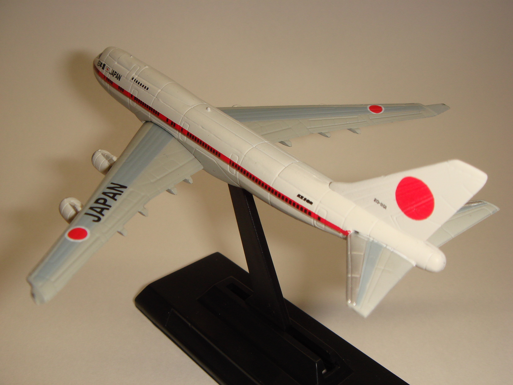 世界の翼ｄｘ ｂ ７４７政府専用機とエアボーンレーザー ｈａｒｐｏｏｎの食玩日記