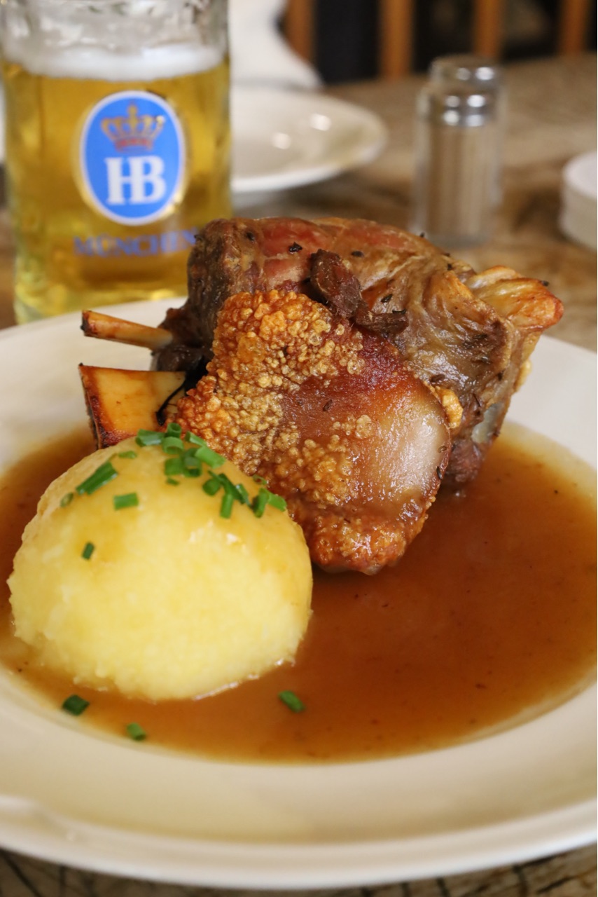 Hofbräuhaus München（ミュンヘン）〜ど迫力の肉塊！とミュンヘン名物