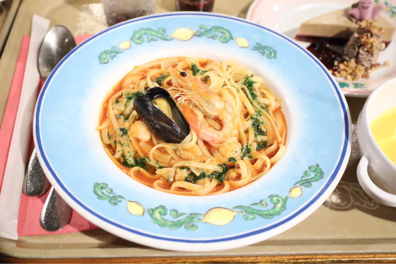 カフェポルトフィーノ ディズニーシー ハロウィンらしいドリンク らんらんらんちと甘いもん Powered By ライブドアブログ