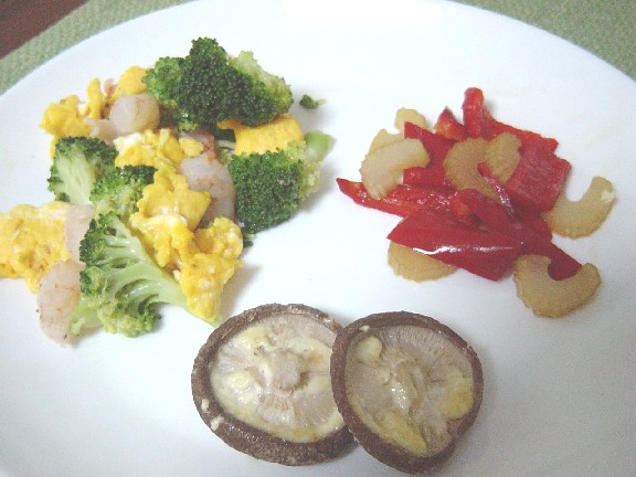 エビとブロッコリーの塩炒め 幼児食 はるくんの手づかみもぐもぐごはん