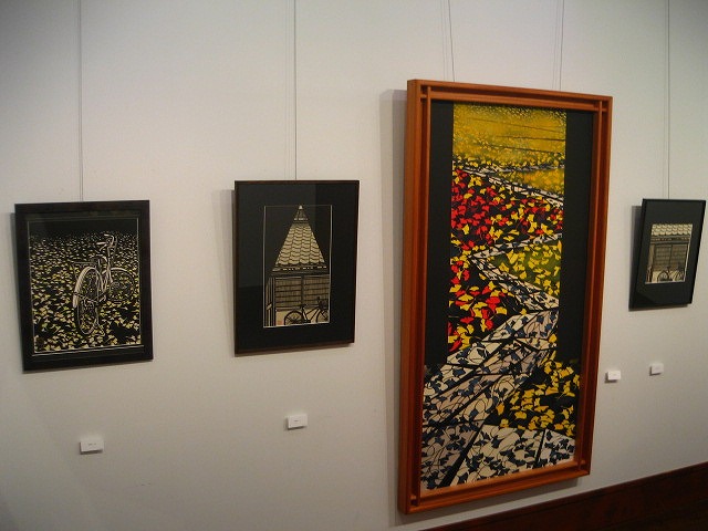 切り絵作家：平野由美子作品・【労済だより】表紙原画 織館の「平野由美子切り絵展」 : はるちゃんの「ひと・まち・もの」見聞録