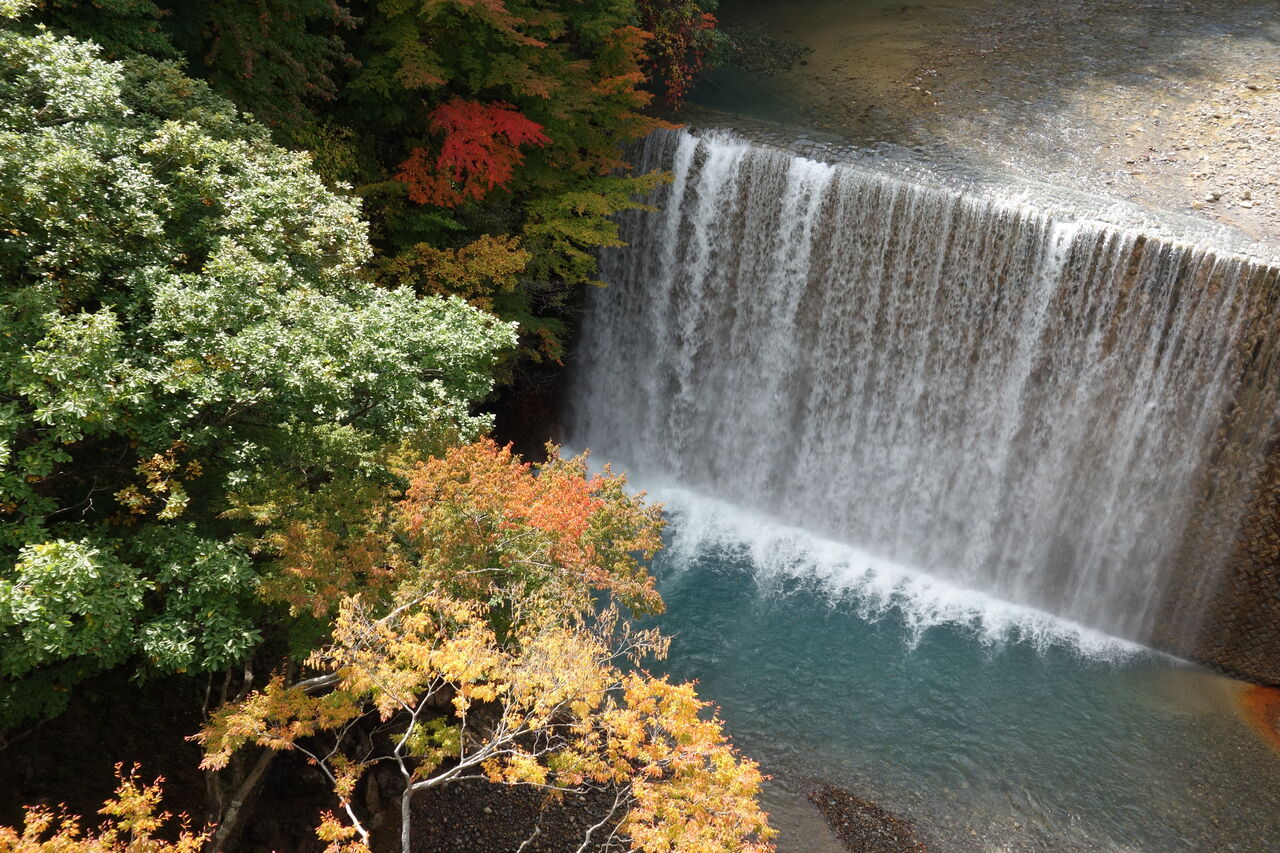 年10月15日 岩手県松川渓谷 森の大橋の紅葉 にゃんと私の毎日がお楽しみ袋