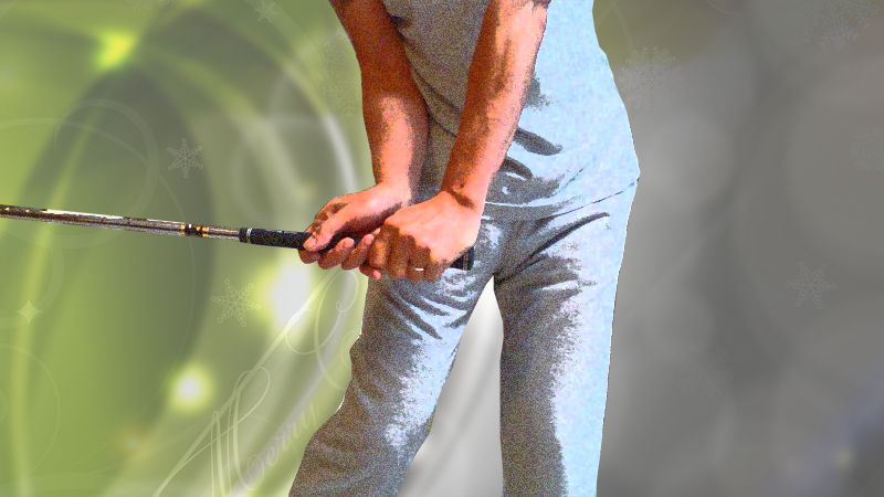 ダウンスイング時の右肘の使い方 右脇腹にぶつけて押すイメージ ゴルフマニア手帳