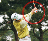 諸見里しのぶのフォロースイング