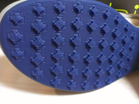 eccoスパイクレスのソール