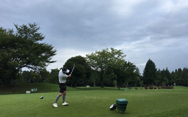 阿見GCでティーショットしているところ