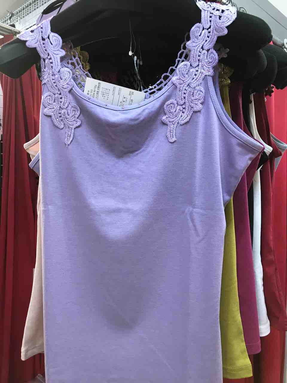 ビジュー付きレース使いタンクトップ新作入荷 Pretty Diamond ビジュー付きレース使いタンクトップ新作入荷 Pretty Diamond