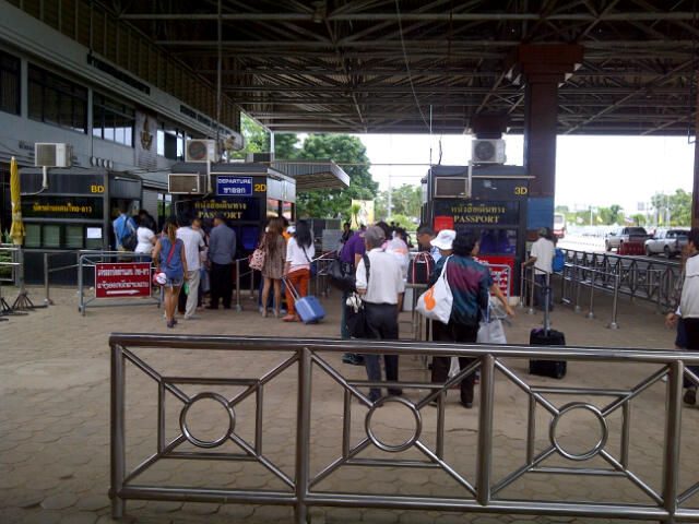 衝撃 ラオス美少女写真アリ タイ ラオス大移動 総移動距離1 500キロ 6aug12 バンコク Spa スパ と裏道