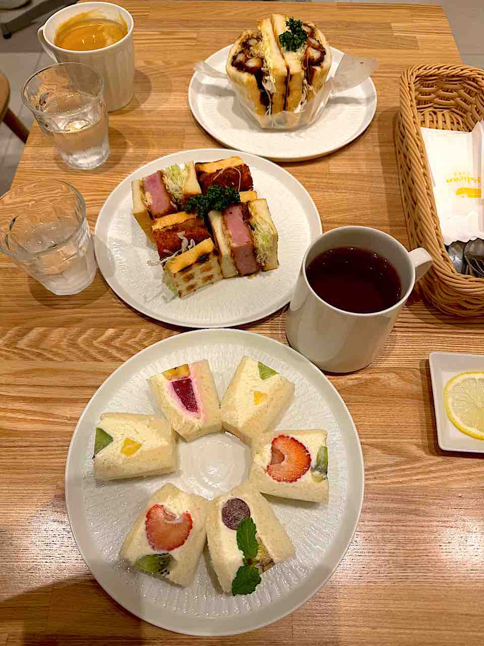 ペリカンカフェ麻布台ヒルズ : ビットコインクイーン名波はるかのビットコインでEnjoyLife