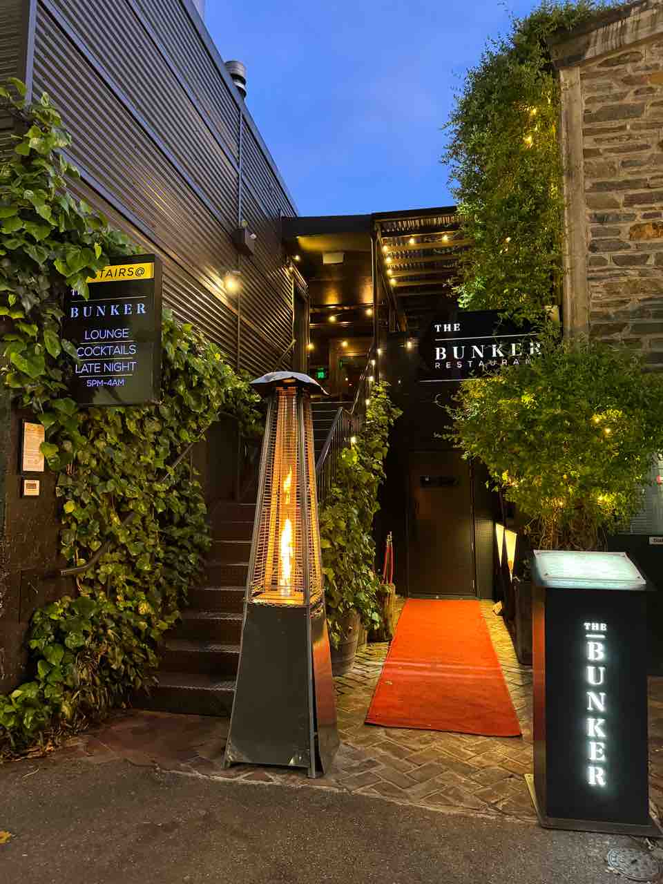 クィーンズタウンのThe Bunker restaurant : ビットコインクイーン名波はるかのビットコインでEnjoyLife