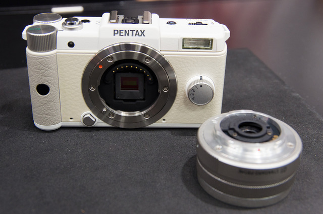 PENTAX Q 3