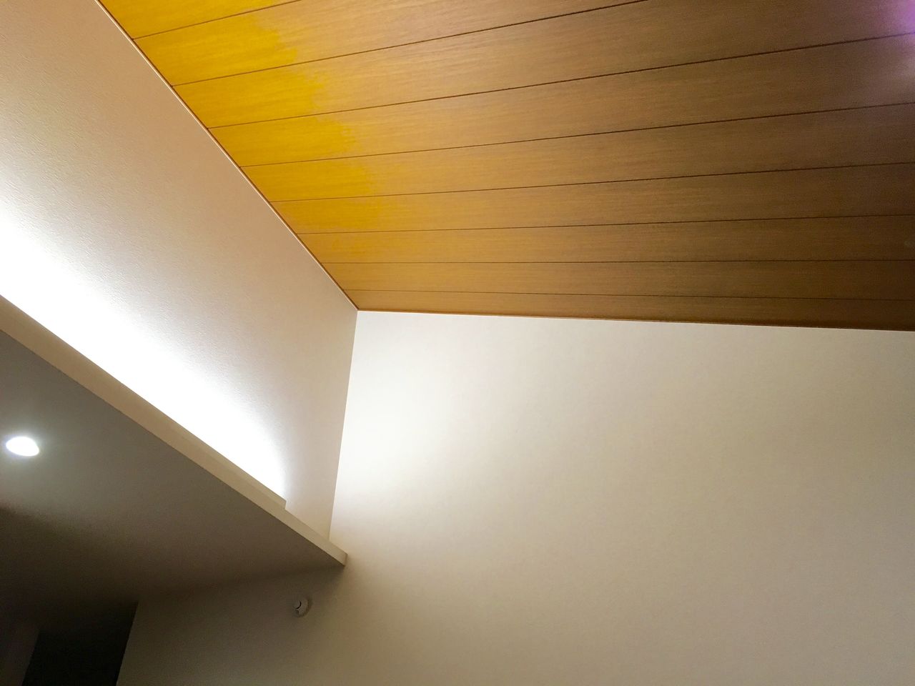 Web内覧会 梁 間接照明 ハーモシーリング そして勾配天井 住友林業の平屋