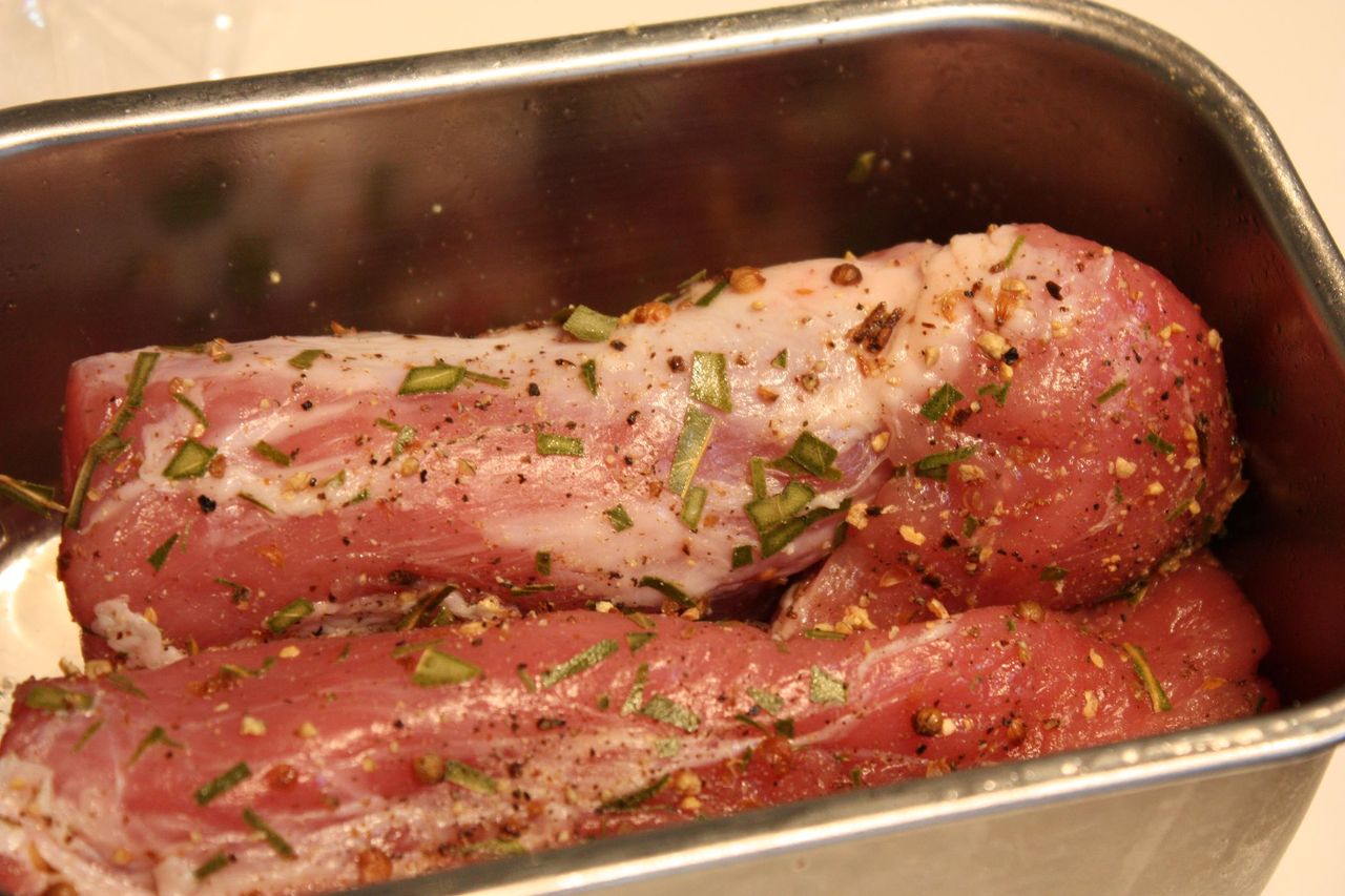 コンフィ３ 豚ヒレ肉を低温調理とスモークで美味しく頂く ヒレハム Harumao Papaのblog