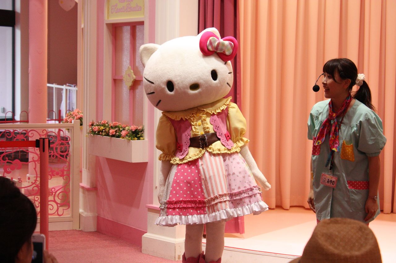 ヴィーナスフォートのキティちゃんと大観覧車 : harumao_papaのblog