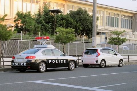 車カス「せや！法定速度10km/lオーバーしたろ！」警察さん「うーん、これはセーフ！ｗ」