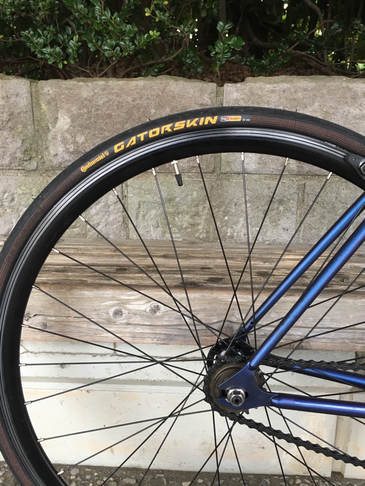 fuji 自転車 タイヤ 違い