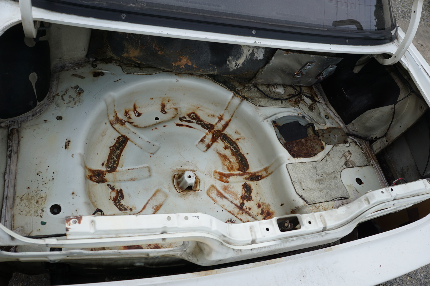 618 S13リフレッシュ企画その４トランクルーム塗装 180sxエアコン修理 溶接機の架台製作 神奈川横浜 春ノ木レーシング公式ブログ