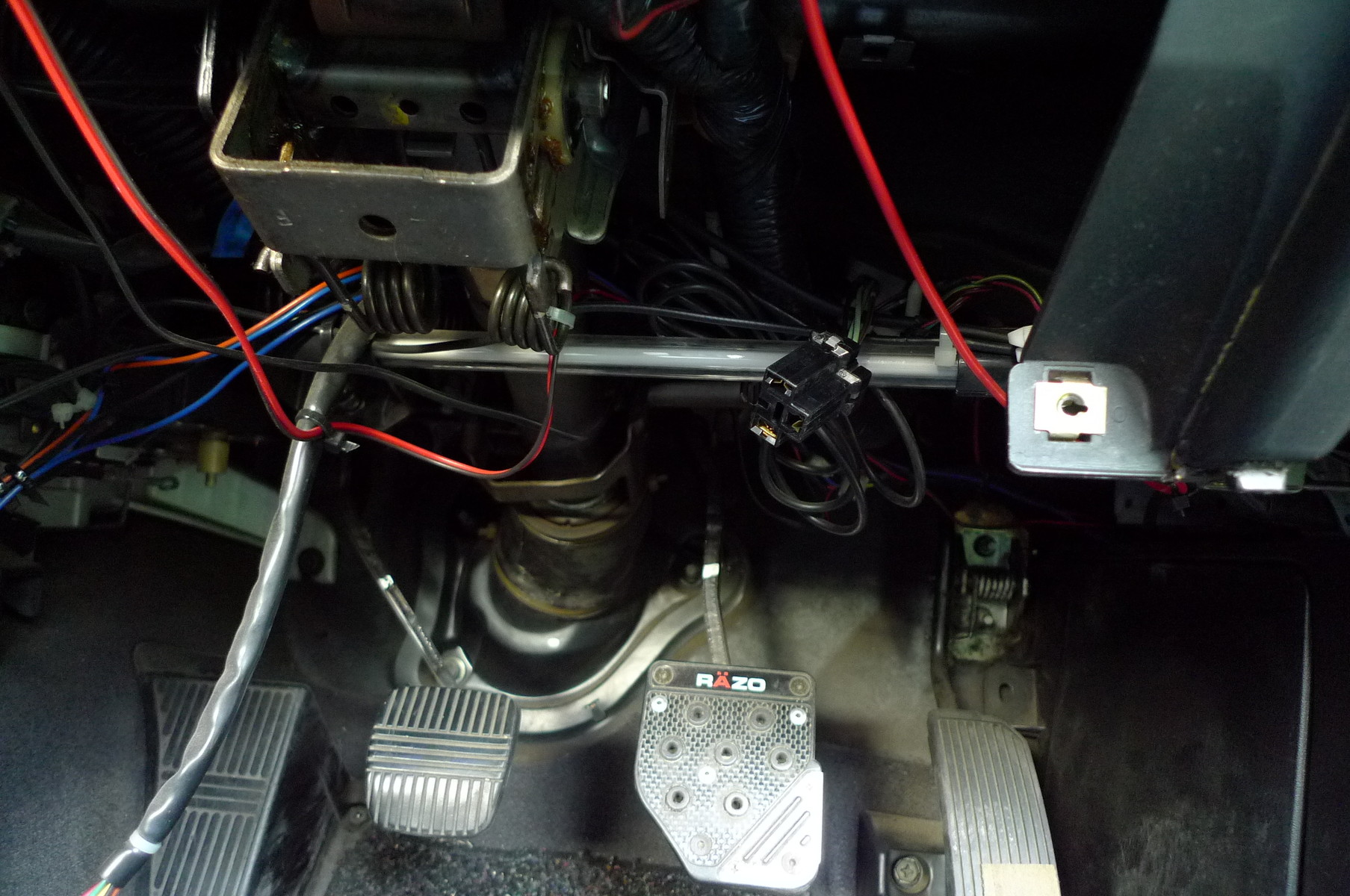 362 S14シルビアとe24キャラバンのled化作業でicリレーに交換なのです 神奈川横浜 春ノ木レーシング公式ブログ