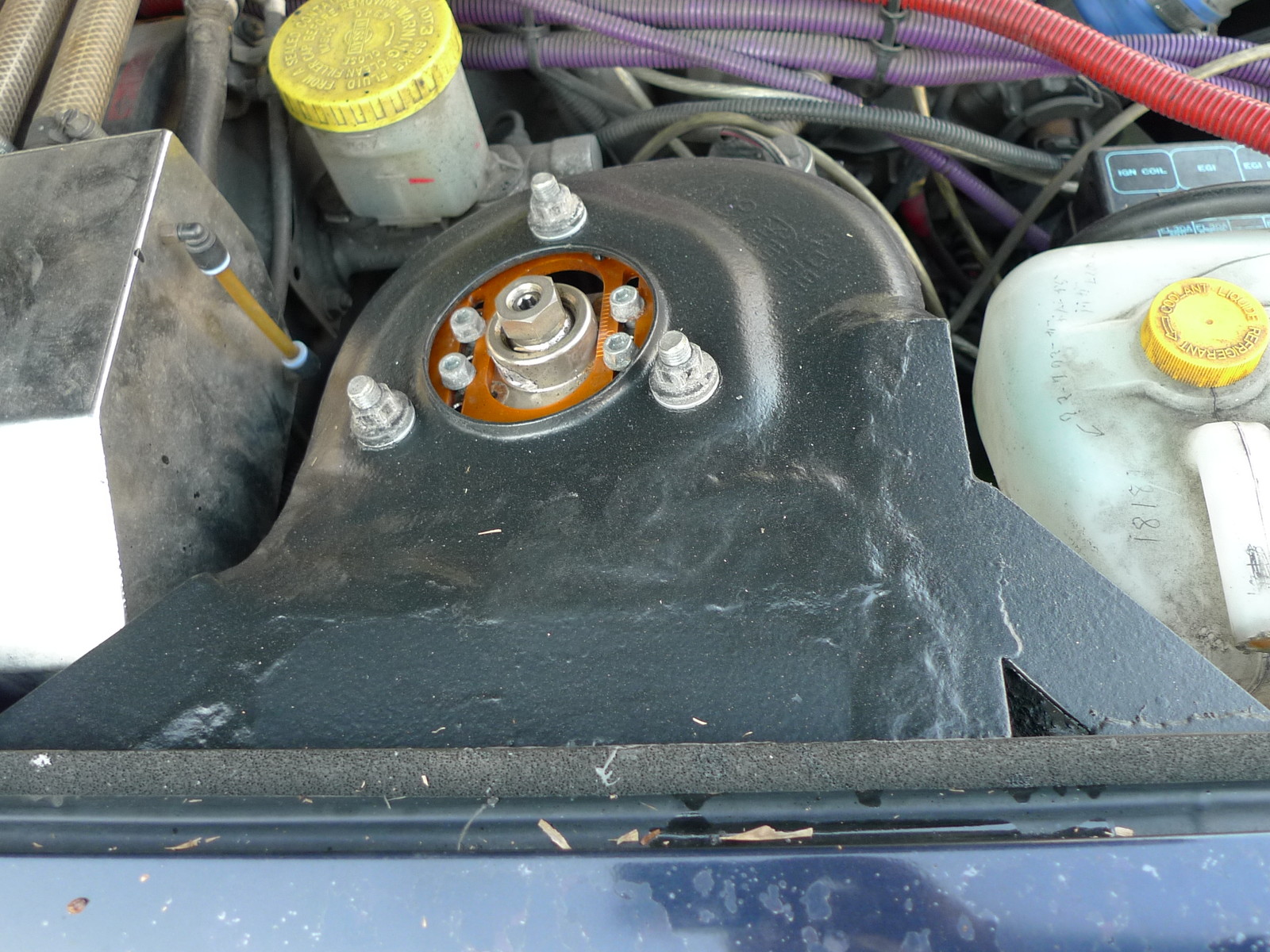 571 S13シルビアのストラット防錆補強工事続き！！アルファードの 