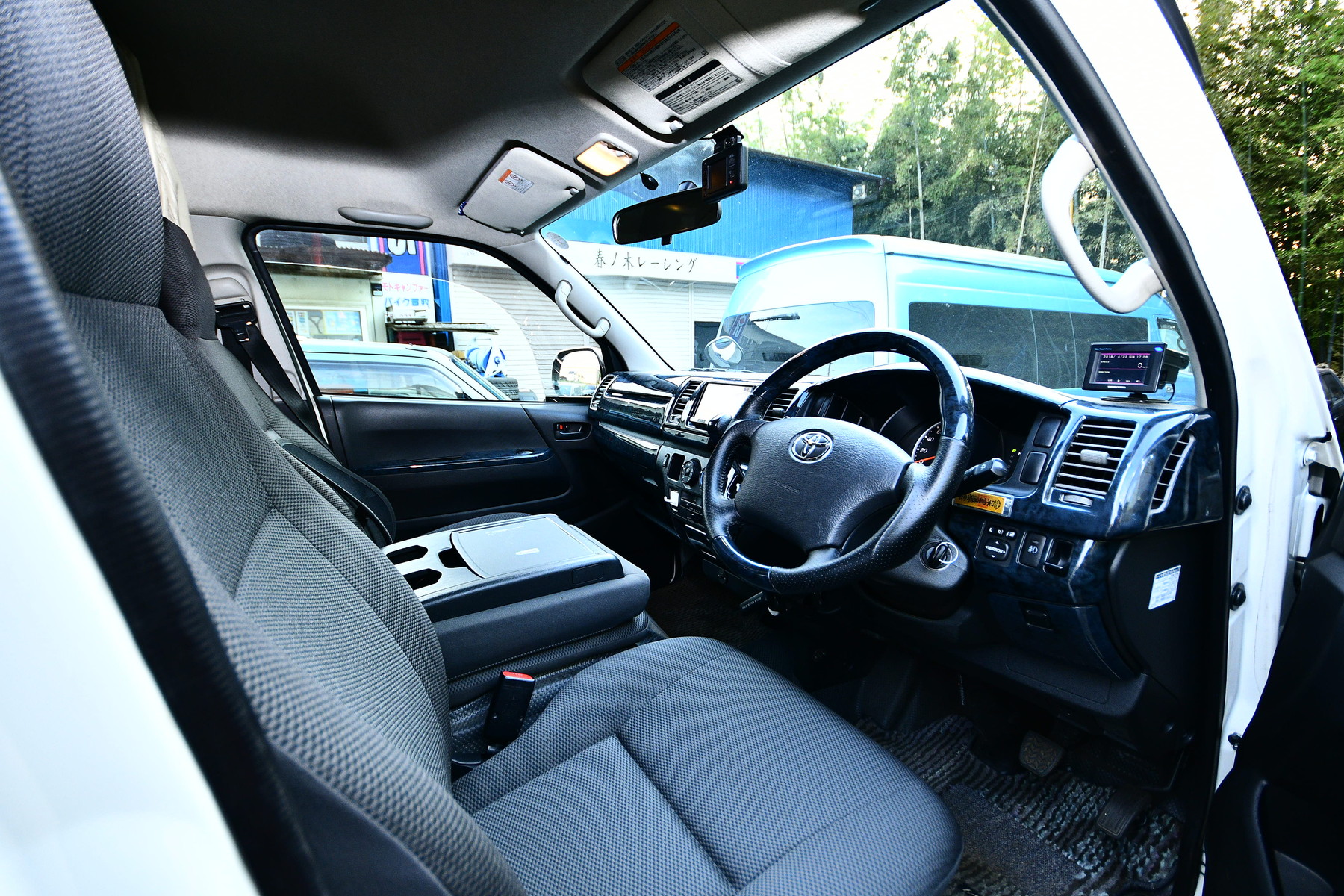 595 爆選中古車 ハイエースキャンピングカー超出物きましたよ 神奈川横浜 春ノ木レーシング公式ブログ