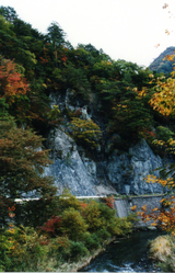 鏡岩