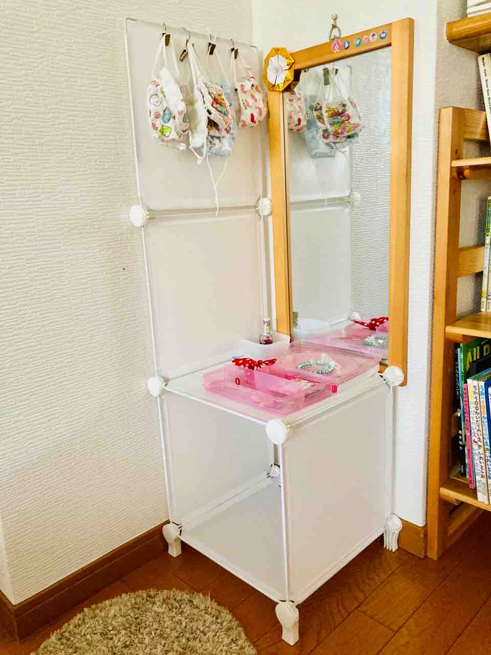 子供もおんなじ 自分だけの空間が欲しい 4歳にパウダースペースを作ってみました こども3人でも Simple Living 子供もおんなじ 自分だけの空間が欲しい 4歳にパウダースペースを作ってみました こども3人でも Simple Living