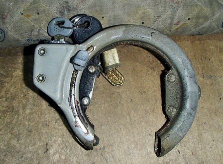 自転車のカギが壊れましたので コーナンで ヒロノツトム の 走れタコ