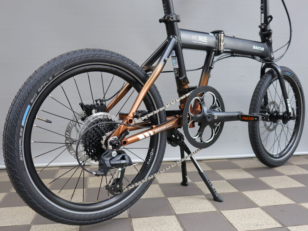 DAHON Horize Disc 限定カラーにビックアップルを【橋輪Blog DAHON Horize Disc 限定カラーにビックアップルを【橋輪Blog