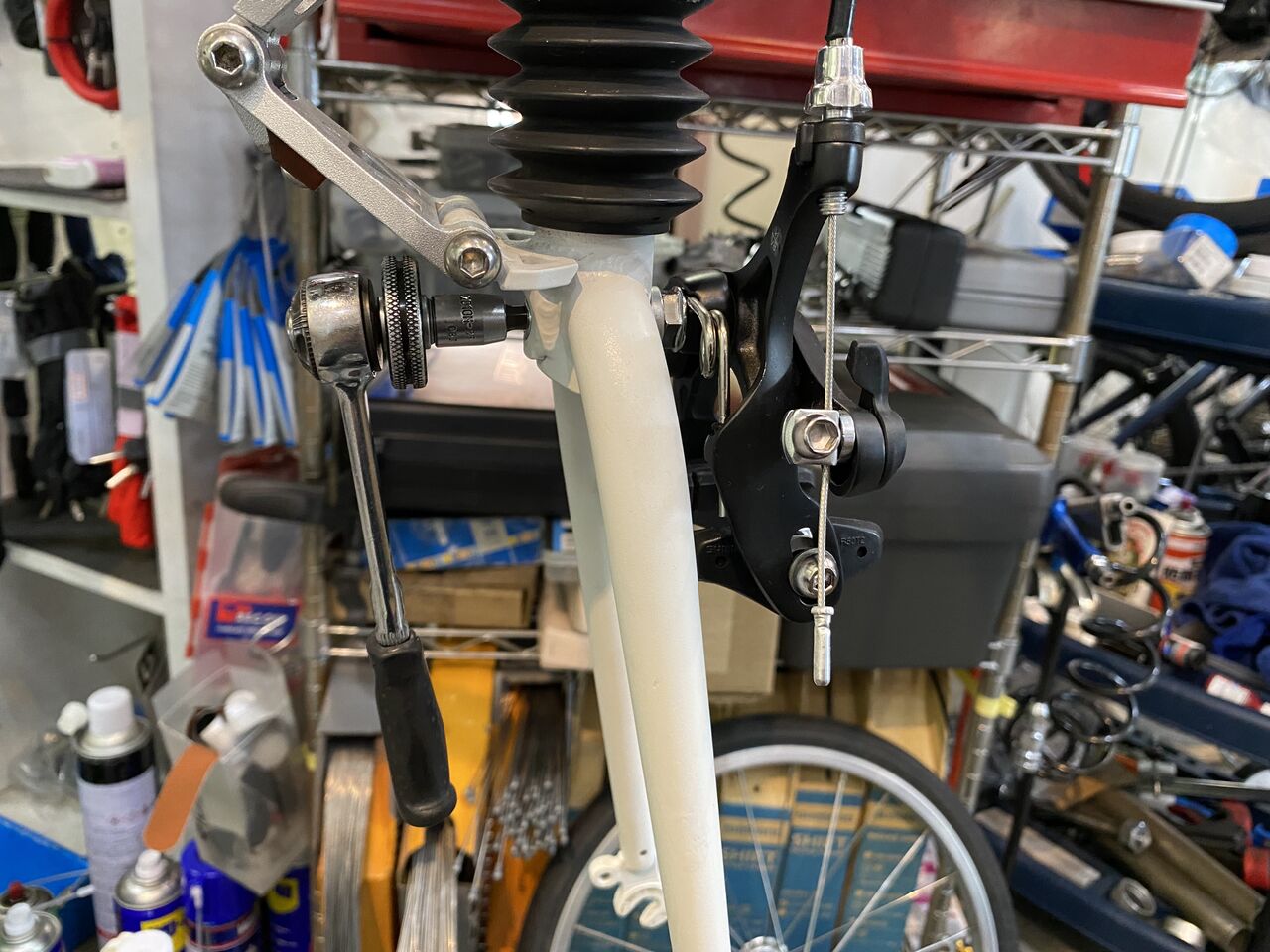 BS MOULTON フロントサスペンション修理依頼(その2)【橋輪Blog BS MOULTON フロントサスペンション修理依頼(その2)【橋輪Blog