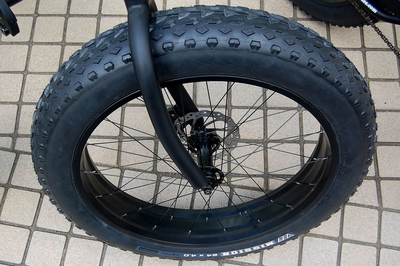 怪物ファトバイク Bronx 4.0 のタイヤが更に、更に太く!【橋輪 怪物ファトバイク Bronx 4.0 のタイヤが更に、更に太く!【橋輪