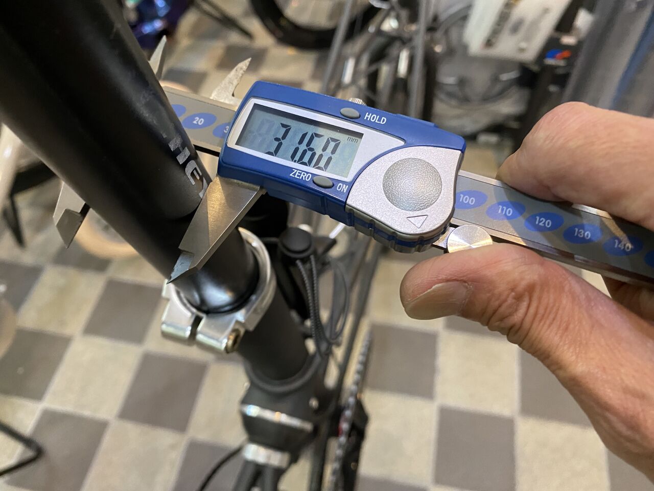 MOULTON TSR 9-SP オールペイント(その21)【橋輪Blog】 : 橋輪 MOULTON TSR 9-SP オールペイント(その21)【橋輪Blog】 : 橋輪