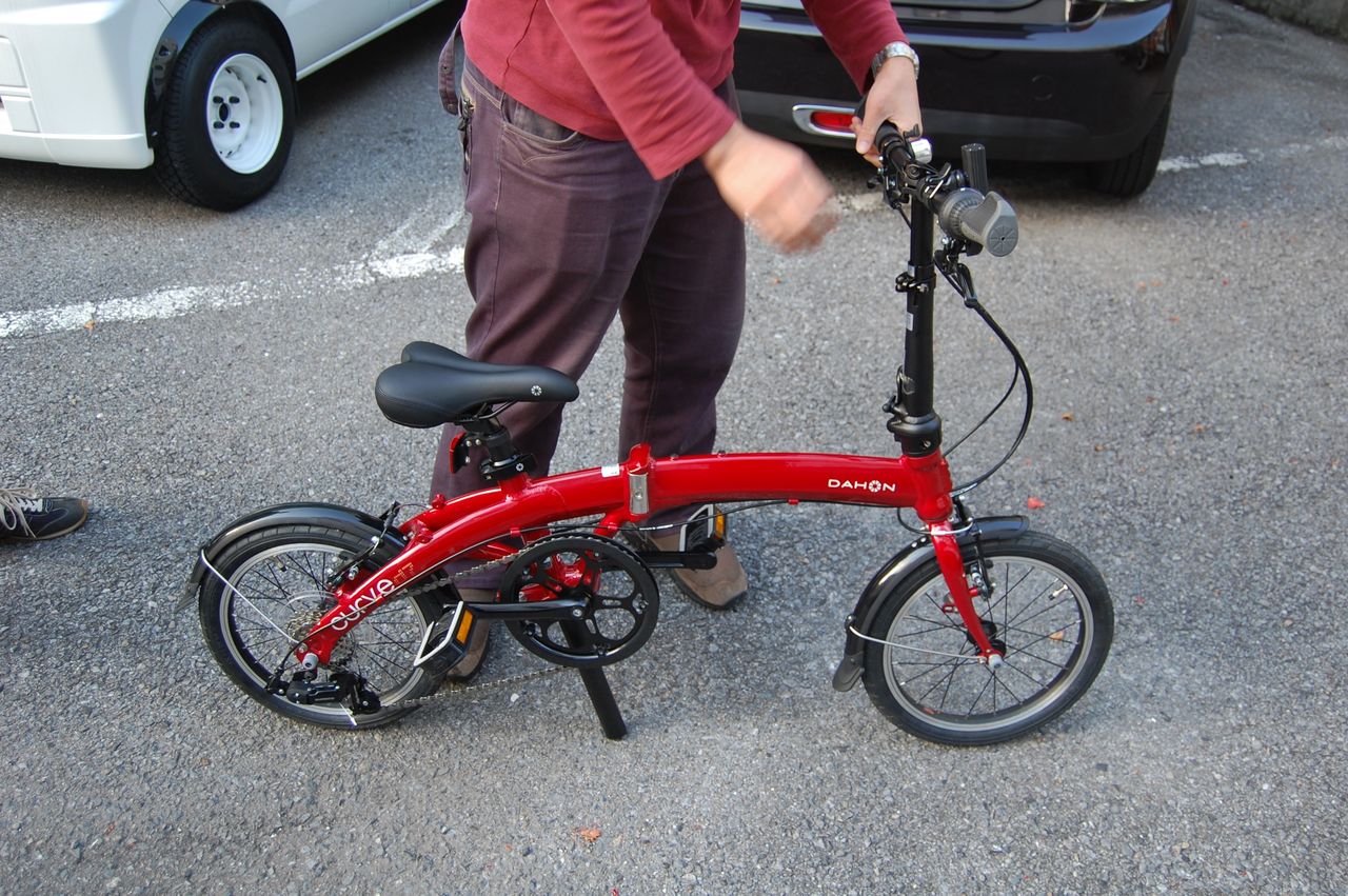DAHON を積んで出かけよう MINI COOPER + DAHON Curve D7【橋輪 DAHON を積んで出かけよう MINI COOPER + DAHON Curve D7【橋輪