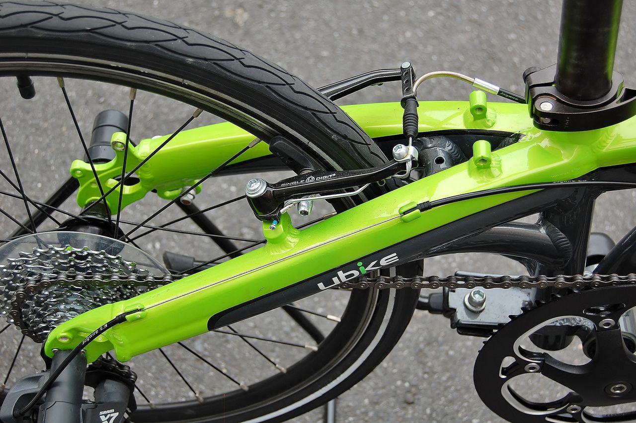 14インチホイール用エンド幅74mmディスクブレーキ対応カーボンフロント