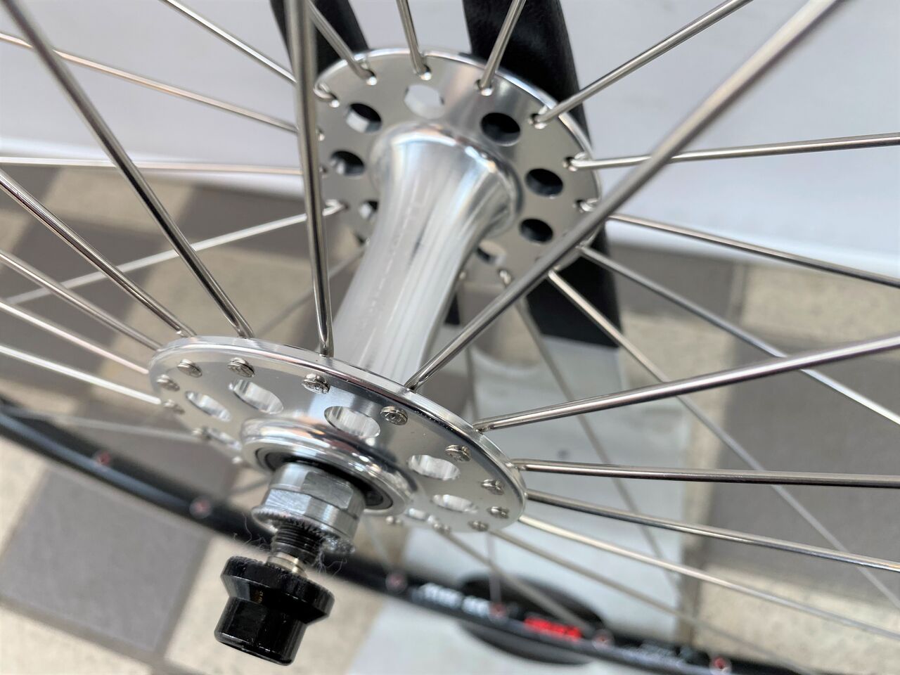 オッサン”のガレージセール 700c 手組ファッションホイール ENE オッサン”のガレージセール 700c 手組ファッションホイール ENE
