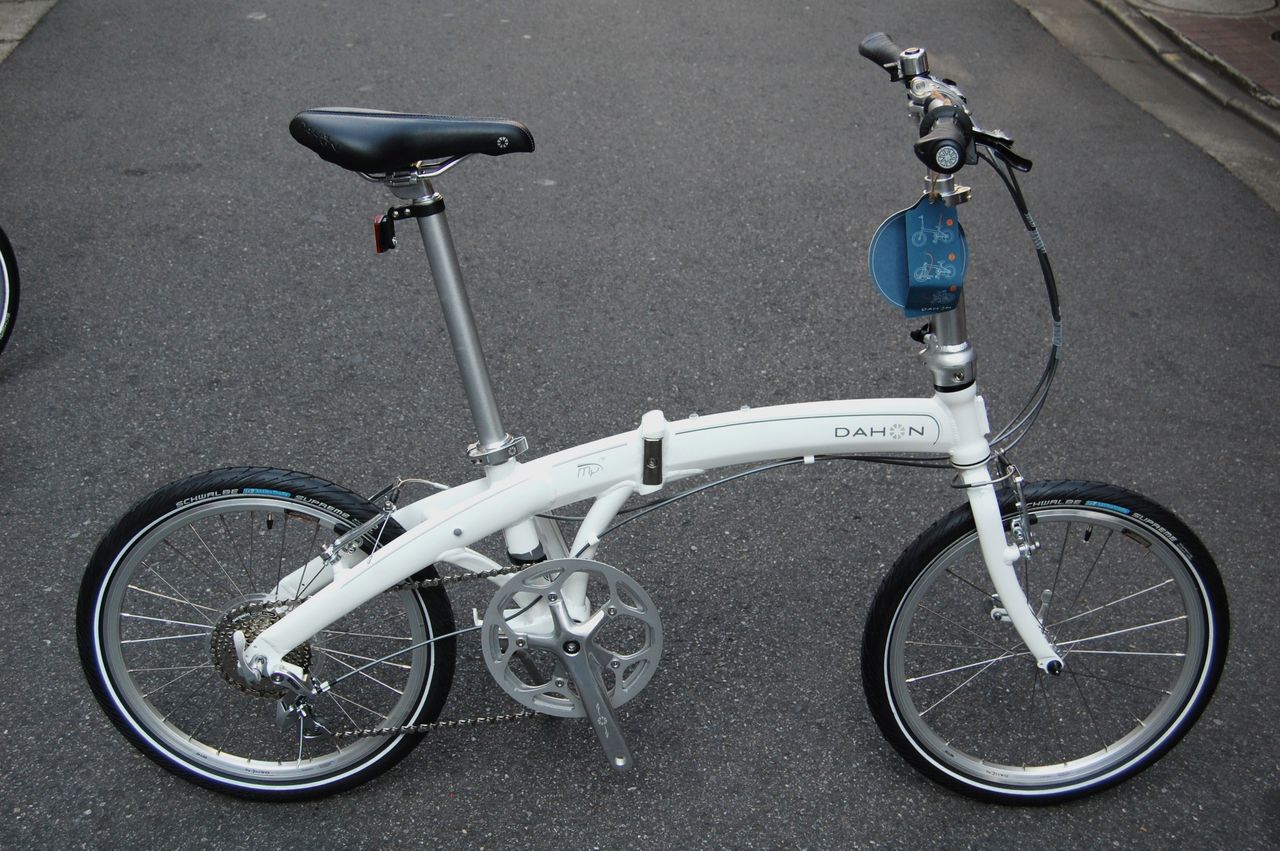 ★★dahon mu p8 ダホン ホワイト 普段使いからまったりポタリングも楽しめる、快適性と機動力に