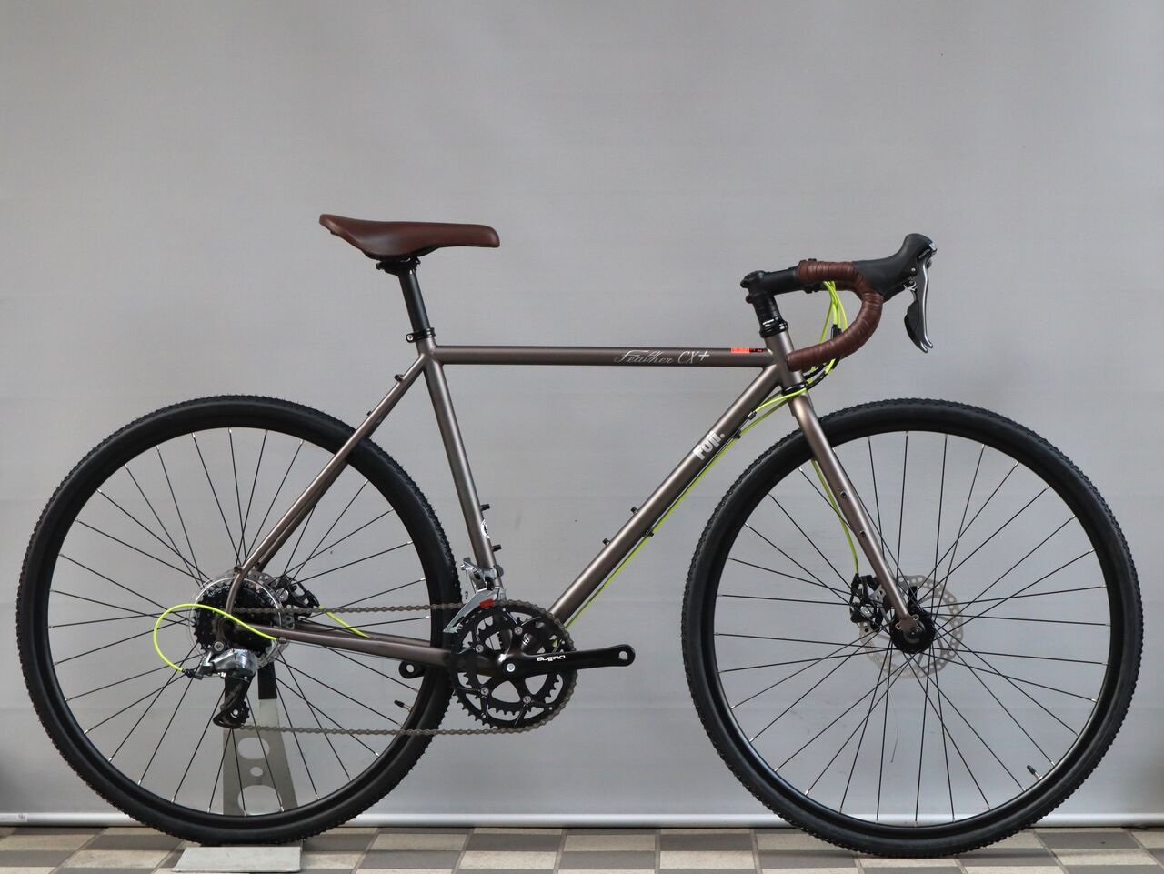 FUJI FEATHER CX+ 52 700c スレート FUJI / FEATHER CX+ - 京都の自転車専門店 サイクルどり〜む/アシスト