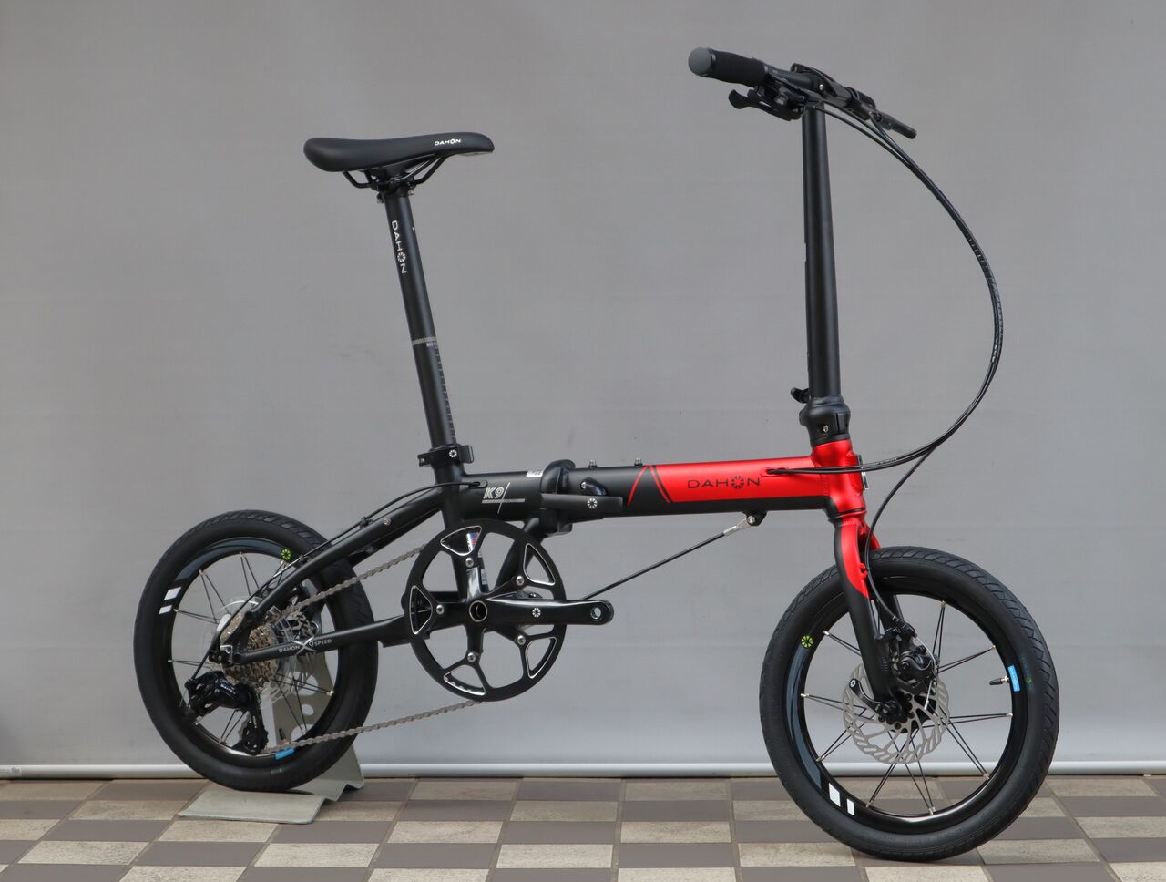 DAHON K3 Plus レッド/ブラック DAHON K3 Plus Folding Bike (Inner Folding Version) 16