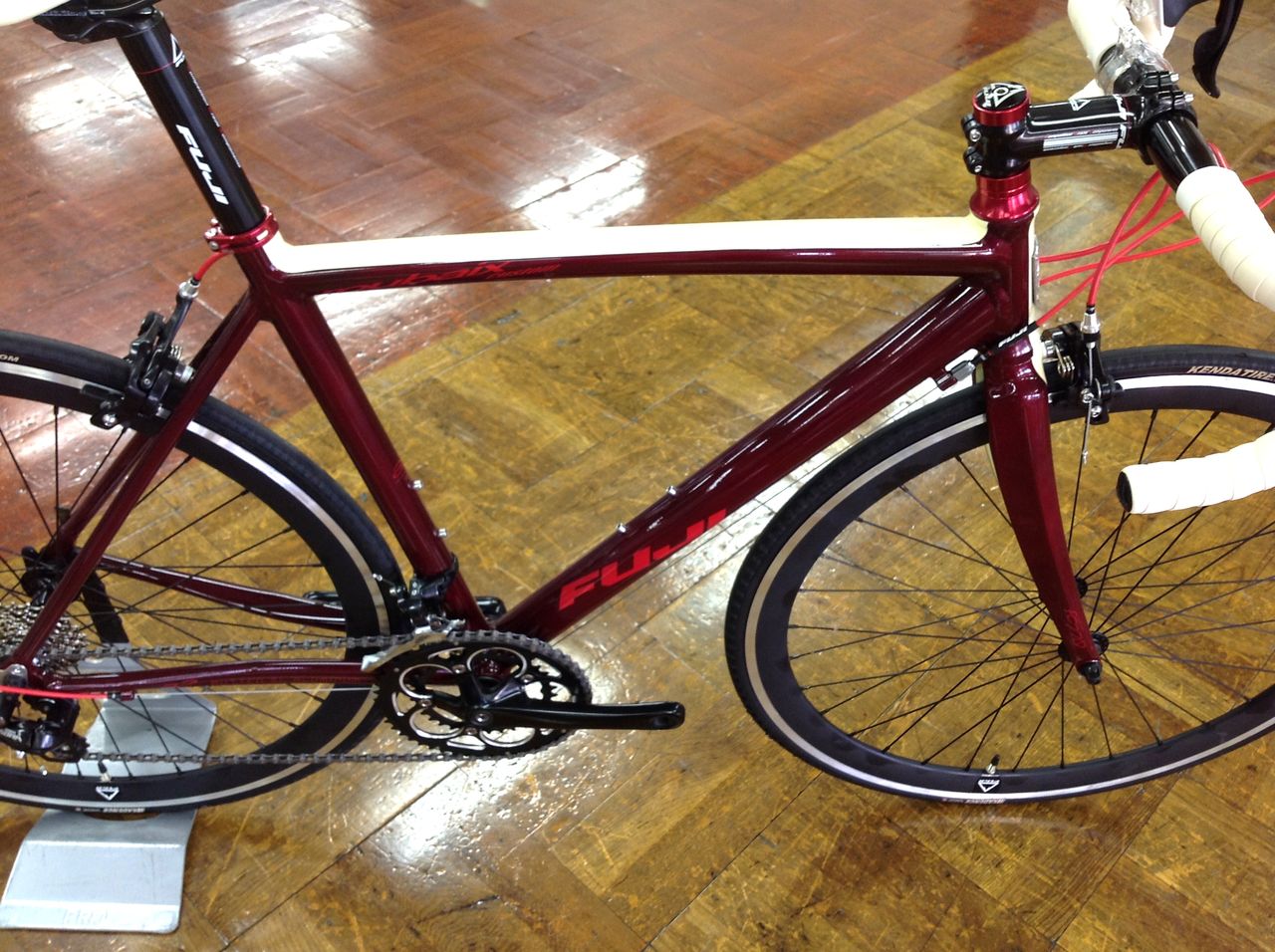 2013 FUJI ROUBAIX COSTOM 入荷してます 【橋輪Blog】 : 橋輪
