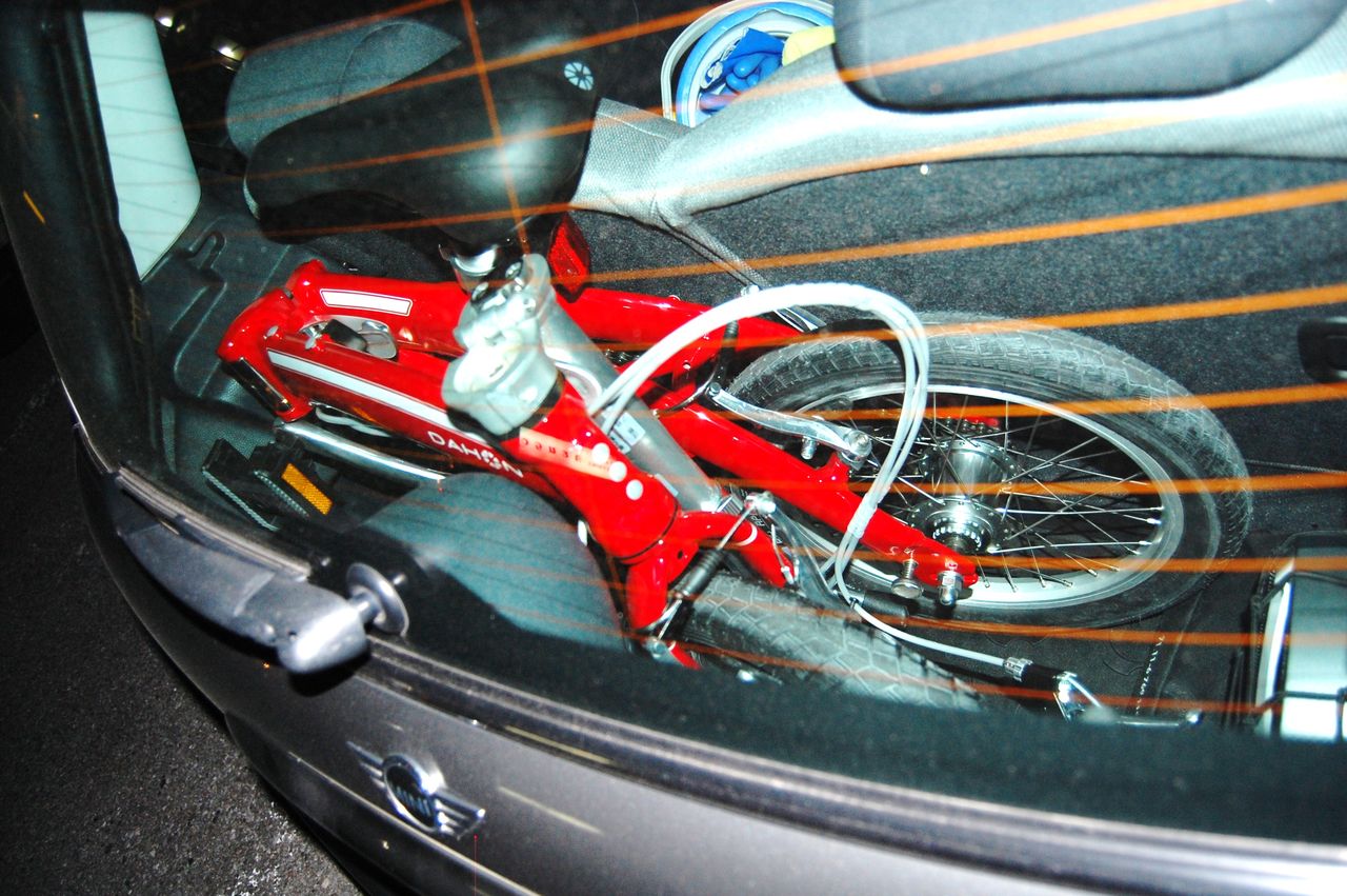 DAHON を積んで出かけよう MINI COOPER + DAHON Curve D7【橋輪 DAHON を積んで出かけよう MINI COOPER + DAHON Curve D7【橋輪